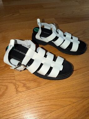 Steve Madden Melba Strappy sandals Size 8